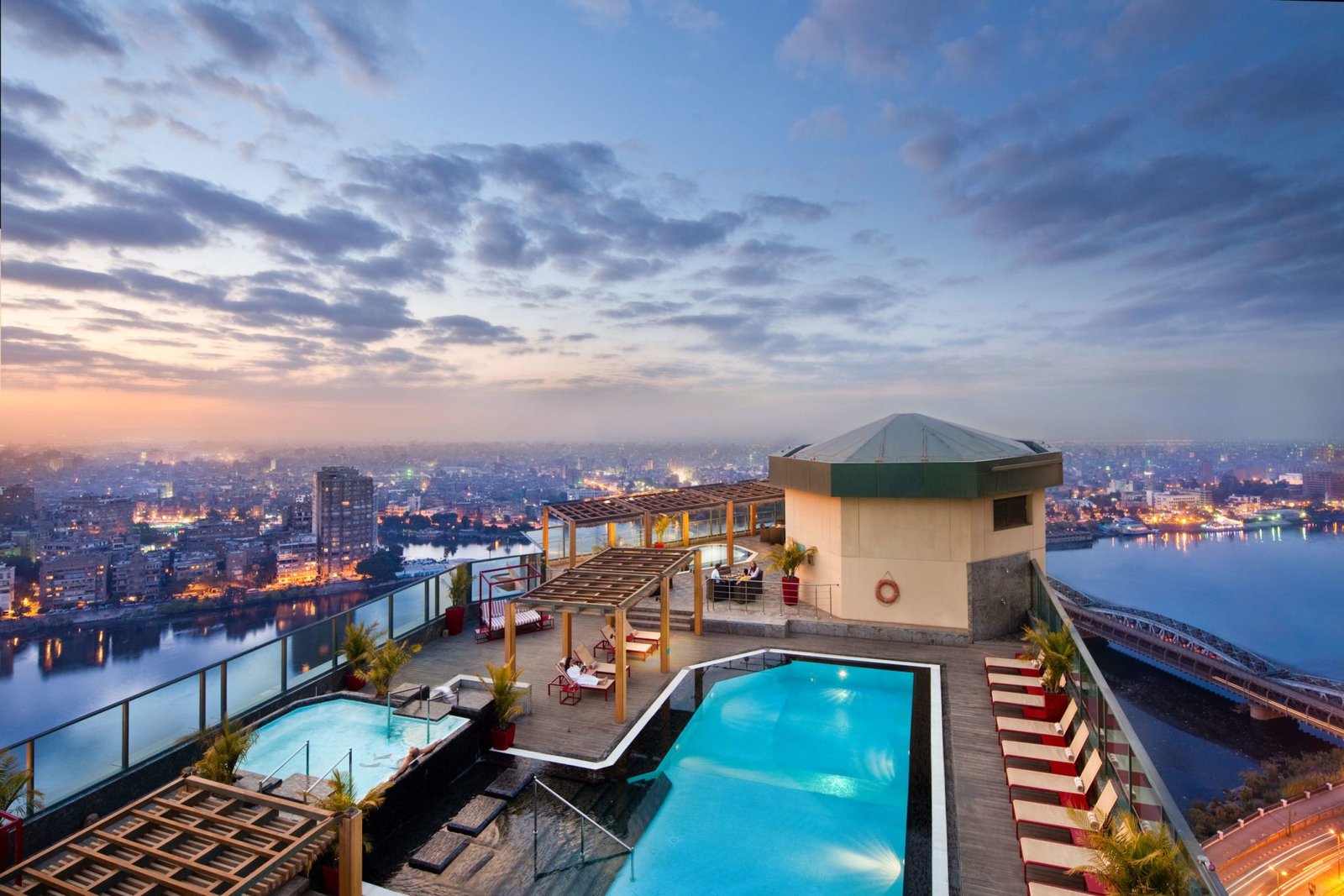 30 SKY Pool
